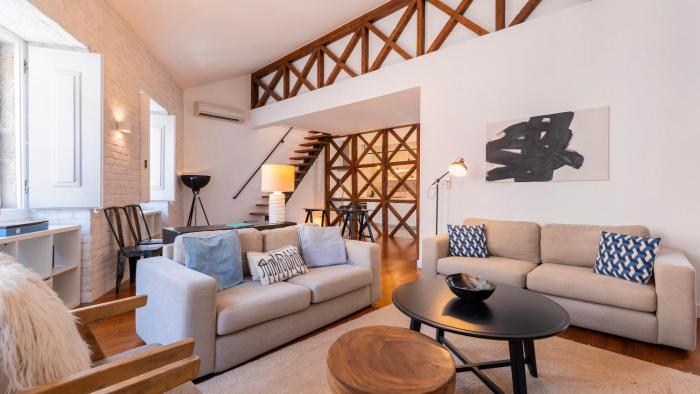 Charming 3BDR Duplex in City Center by LovelyStay