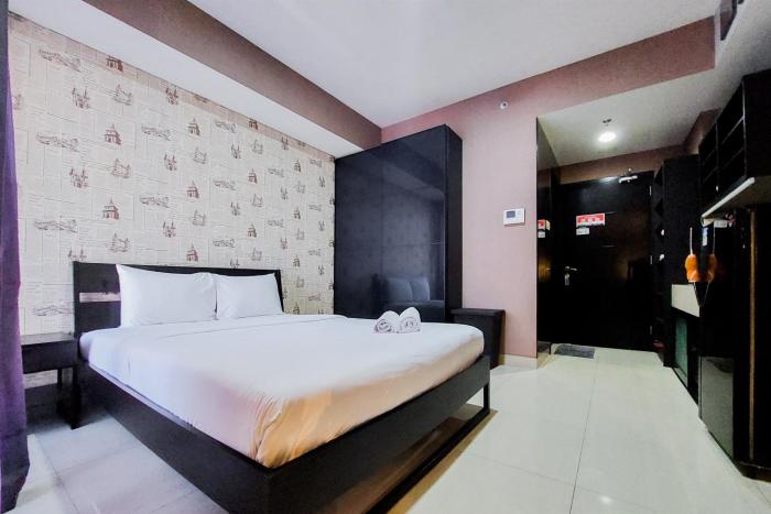 Simply Look Studio Room at 11st Floor Paramount Skyline Apartment By Travelio