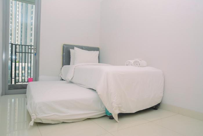 Golf View 2BR @ The Mansion Kemayoran Apartment By Travelio