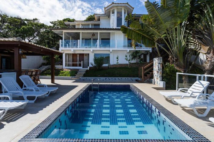 Mansão c Piscina a 400m da Praia Brava|Casa Ayana