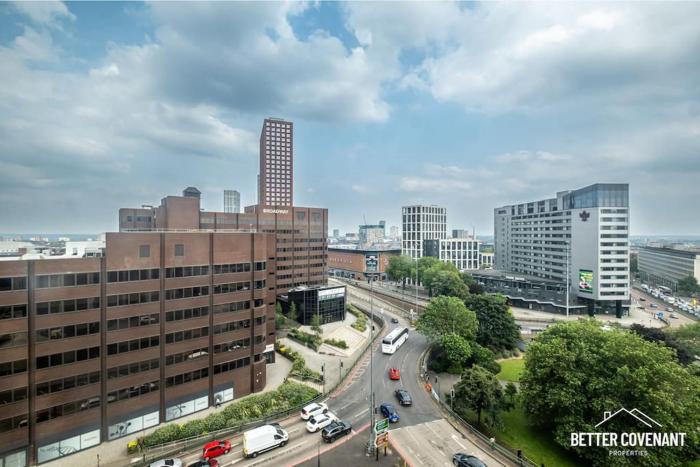 Stylish Birmingham City Centre Apartment - Perfect for Groups & Long Stays