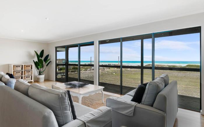 Mirage at Waters Edge - No Linen Included