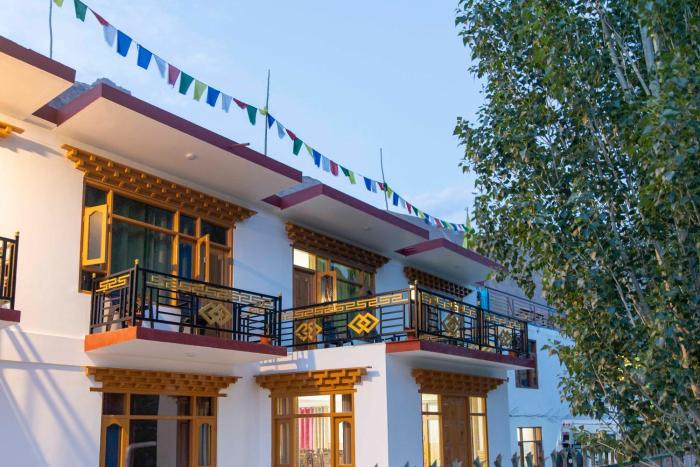 Zamling Donkhang Tabo