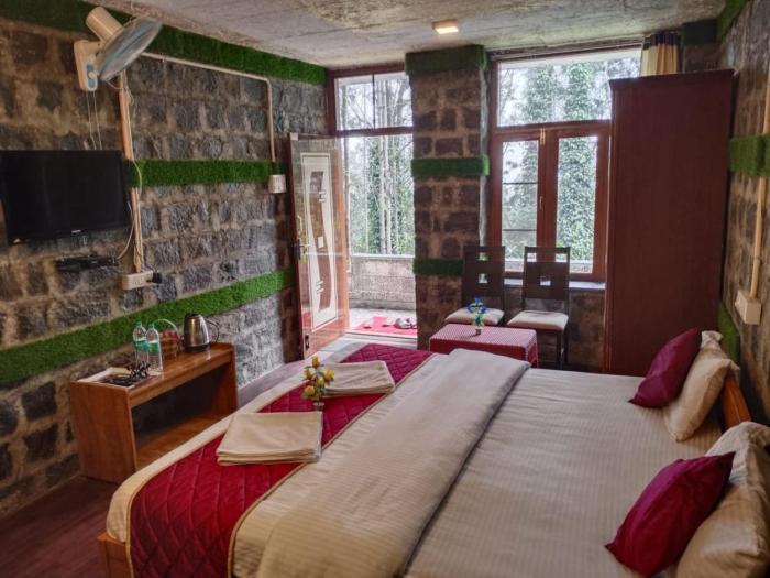 Cholai Resorts & Hotels