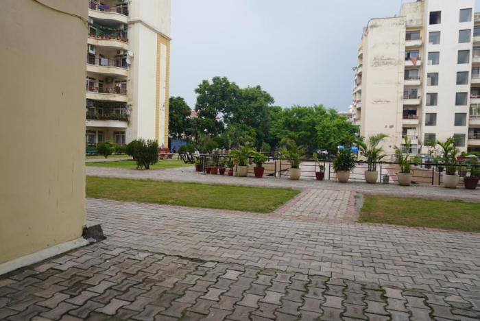 Welstays VIP Road Cozy 2BHK