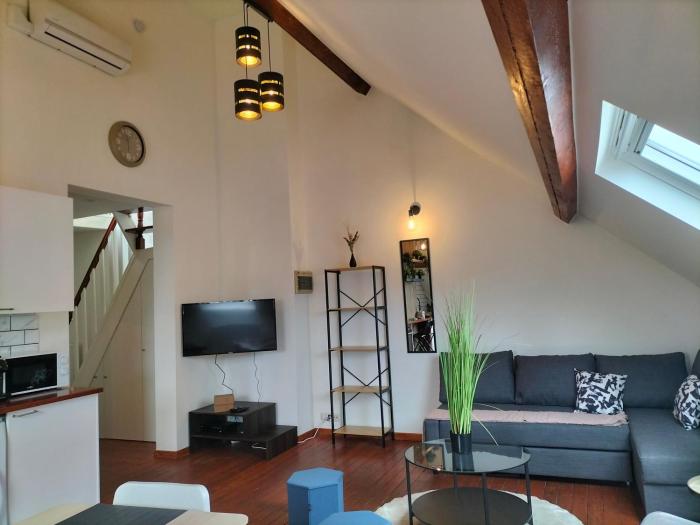 New Cozy Apartments In Porte de HAL