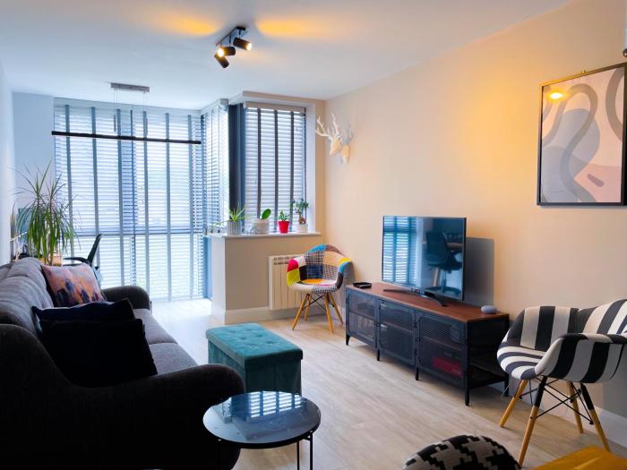 Modern apartment 10min from City Center with parking