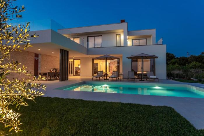 Design Villa Emily White with Seaview near Rovinj