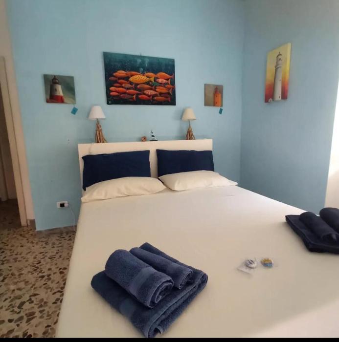 Accasa accanto al mare