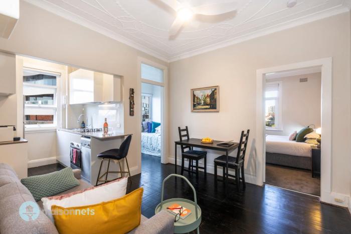 Top Floor 1 Bedroom Apt Sunroom Close To CBD