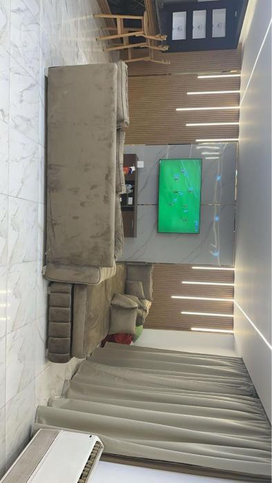 شقه فاخره بشيخ زايد خلف مجمع اركان