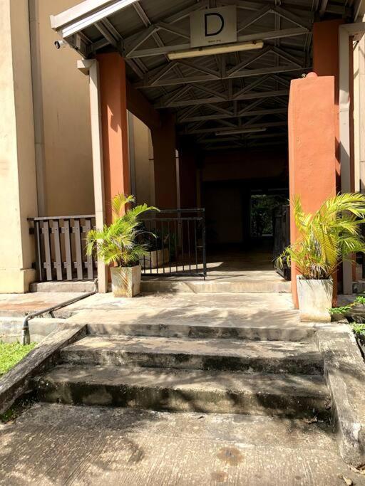 3 BD Apartment - Beach Access