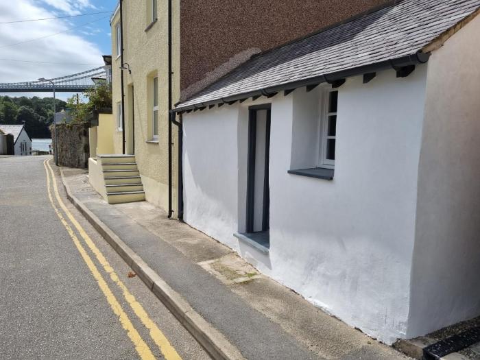 Ferrymans Cottage - Iconic Listed Building