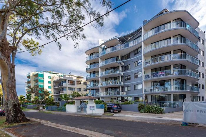 Maroochydore Riverfront Self Contained Apartment