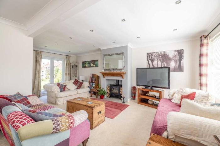 7 Sleeper Cosy Home in Windsor Parking & Legoland