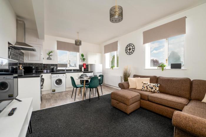 Gorgeous Apartment - Parking - Sleeps 4