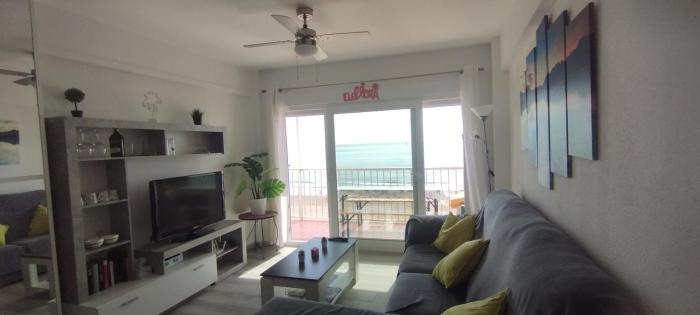 Primera línea en Cullera con piscina. Inmejorables vistas