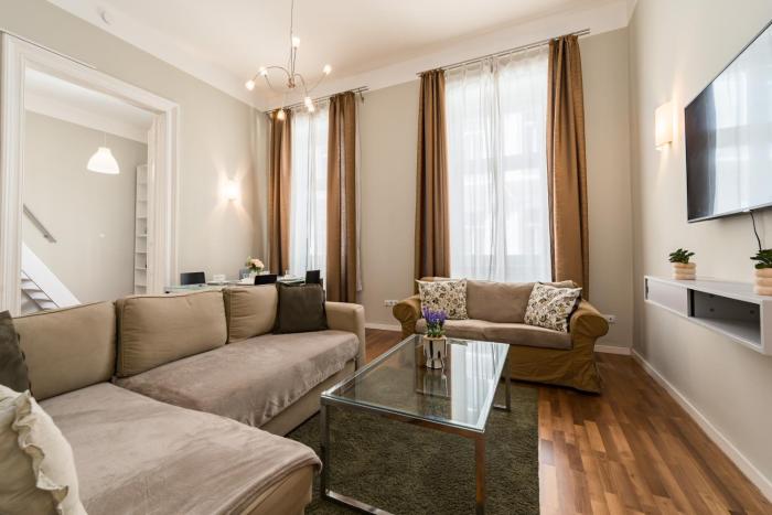 Spacious Apartment by Opera- 2 BR- 2 Bath- AC