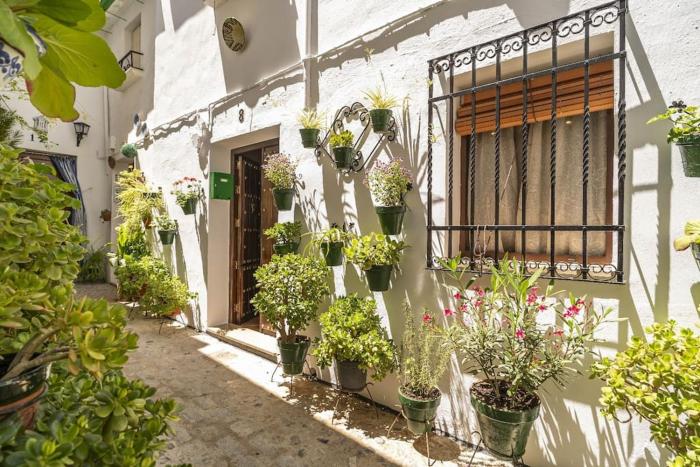 Casa con patio y terraza en Barrio histórico de la Villa, junto al Adarve