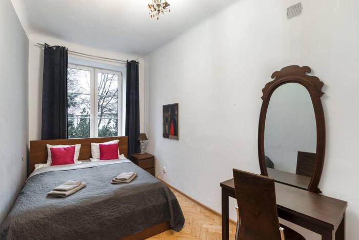 Close-Central Warsaw Apartment - Great Location- Warsaw Stays- Freta