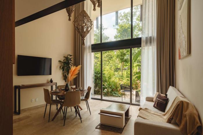 Luxury Loft with Pools, Gym, Rooftop and Panoramic Views