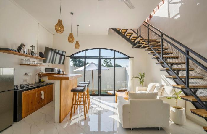 Modern 2BR Villa Imola with Private Pool, Fitness-Corner and Jungle View in Canggu -Bali