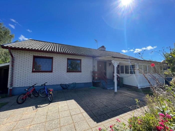 Entire house for 5 person close to the beach