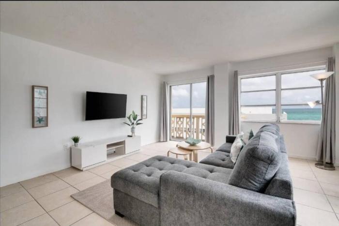 1201- Luxurious 1BR & 2BA with Stunning Ocean Views