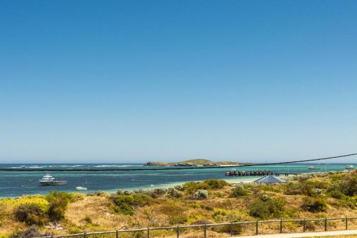 Ocean Sunset - Luxury Apartment with Ocean Views