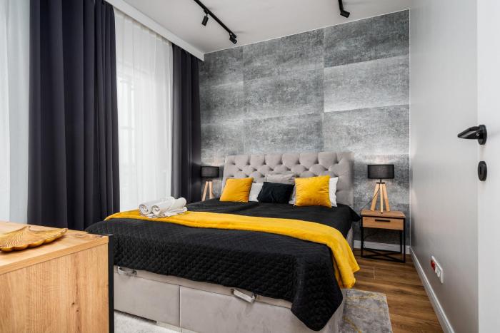 Wola Tower Deluxe Separate Bedroom with Free Garage - by Perfect Apart