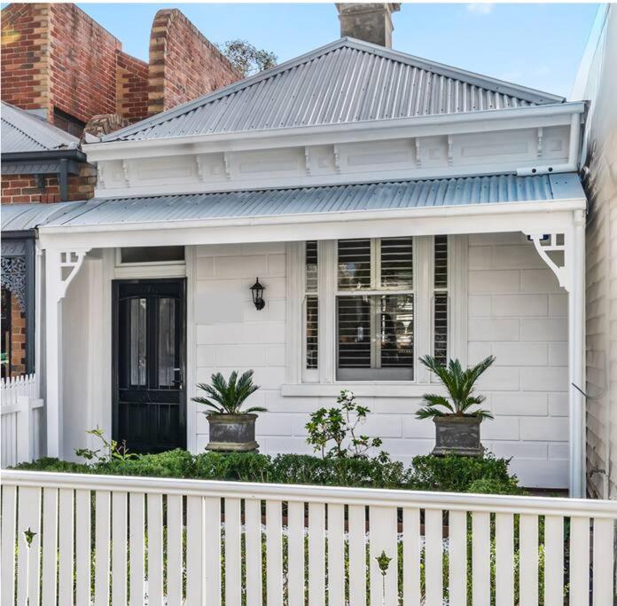 Albert Park Bespoke Brilliance 4Bed 2Bath