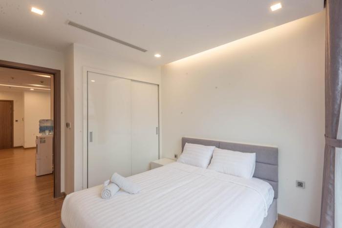Royal Serviced apartment Vinhomes Metropolis
