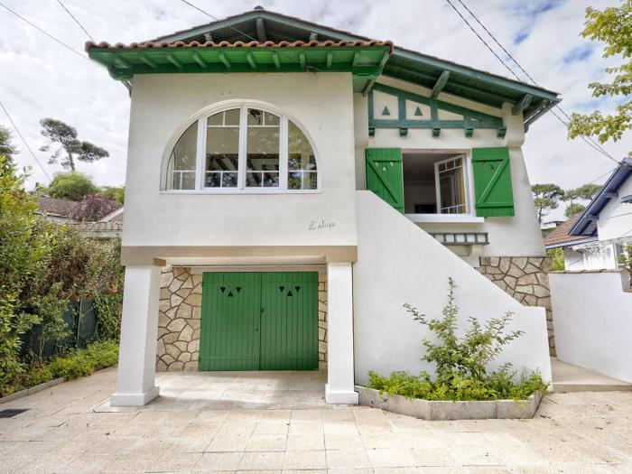 Arcachon : Appartement T4 avec terrasse et parking à 400m de la plage ! - FR-1-433-128