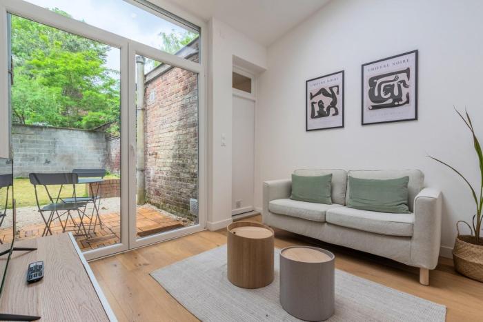 Appartement une chambre avec jardin, proche tram