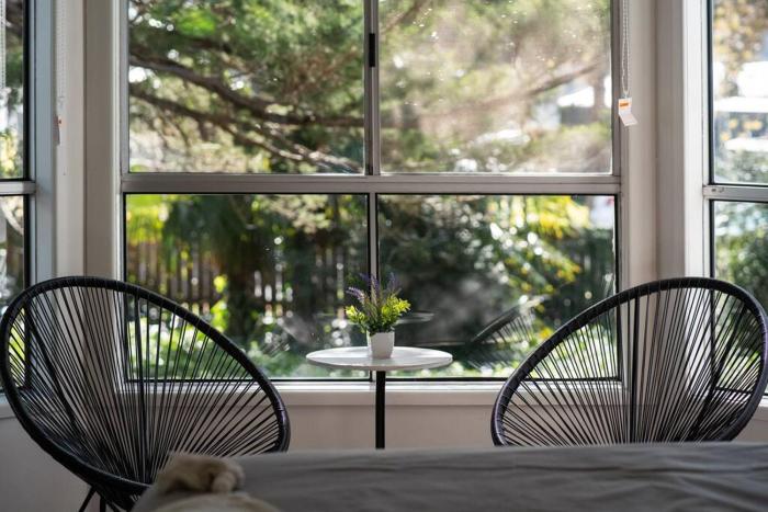 Popular Central Location King Bed The Repose