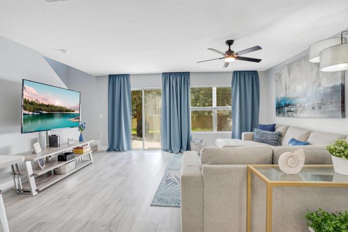 Stylish Villa Near Disney & Universal