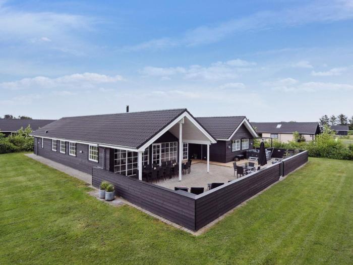 18 person holiday home in Nørre Nebel