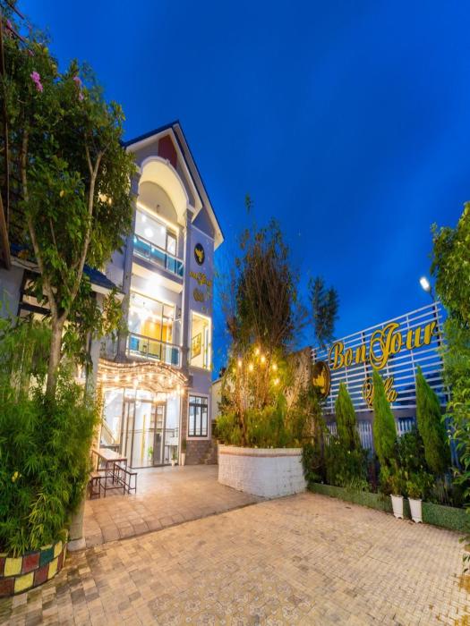 Villa 11 phòng ngủ Trung tâm Đà lạt - Đầy đủ tiện nghi - BBQ