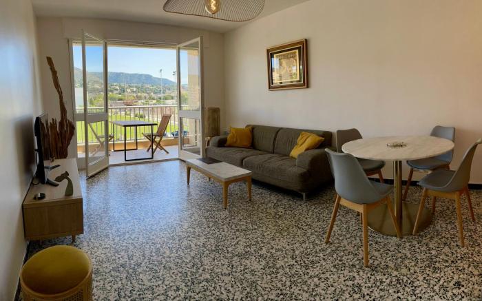 T3 à 300m plage avec piscine tennis