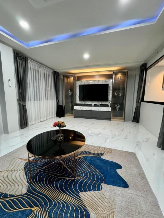 Tata pool villa pattaya