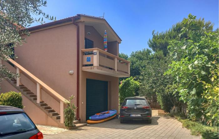 1 Bedroom Lovely Apartment In Nin