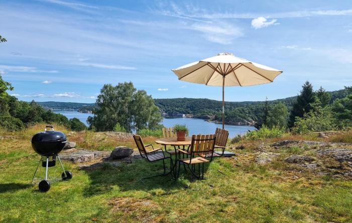 Gorgeous Home In Munkedal With Wifi