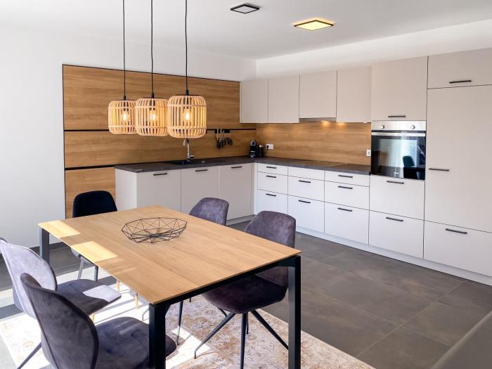 4-Zimmer Wohnung, zentral Fränkische Schweiz, Neubau, Parkplatz, 3 SZ, 2 BZ, große Terrasse