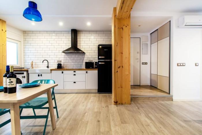 Chic y renovado loft en la playa