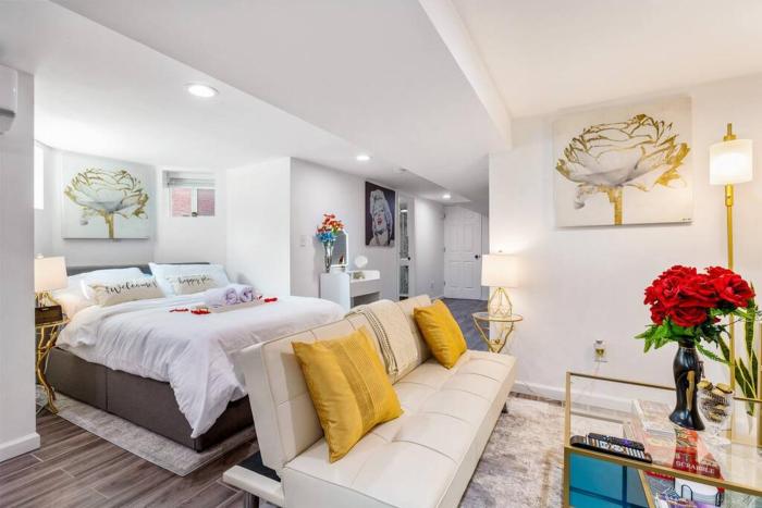 Luxury Suite by Prudential Ctr & 7min to EWR Airpt