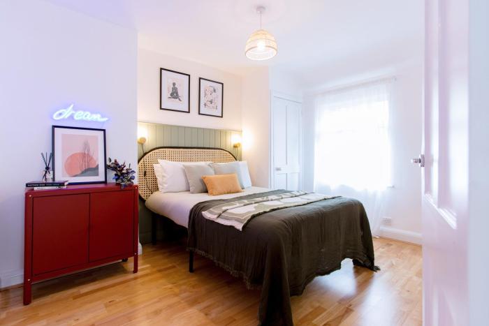 3-Bed House - Next to Olympic Park & Westfield