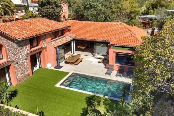 Villa 4 étoiles, 300m2, 700 m plage, 5 min du centre