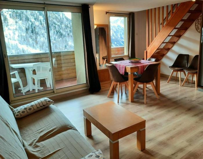 Isola 2000 duplex 7P vue pistes dernier etage