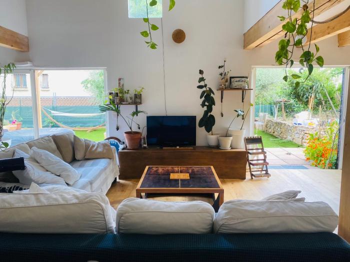 Villa nichée dans un écrin de verdure