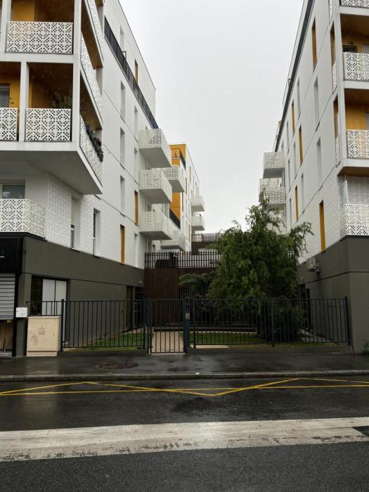 Proche Paris Metro11, charmant Appartement